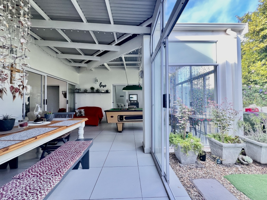 4 Bedroom Property for Sale in The Cove Western Cape